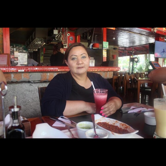 Meet your Posher, Desiree - Picture 1 of 1